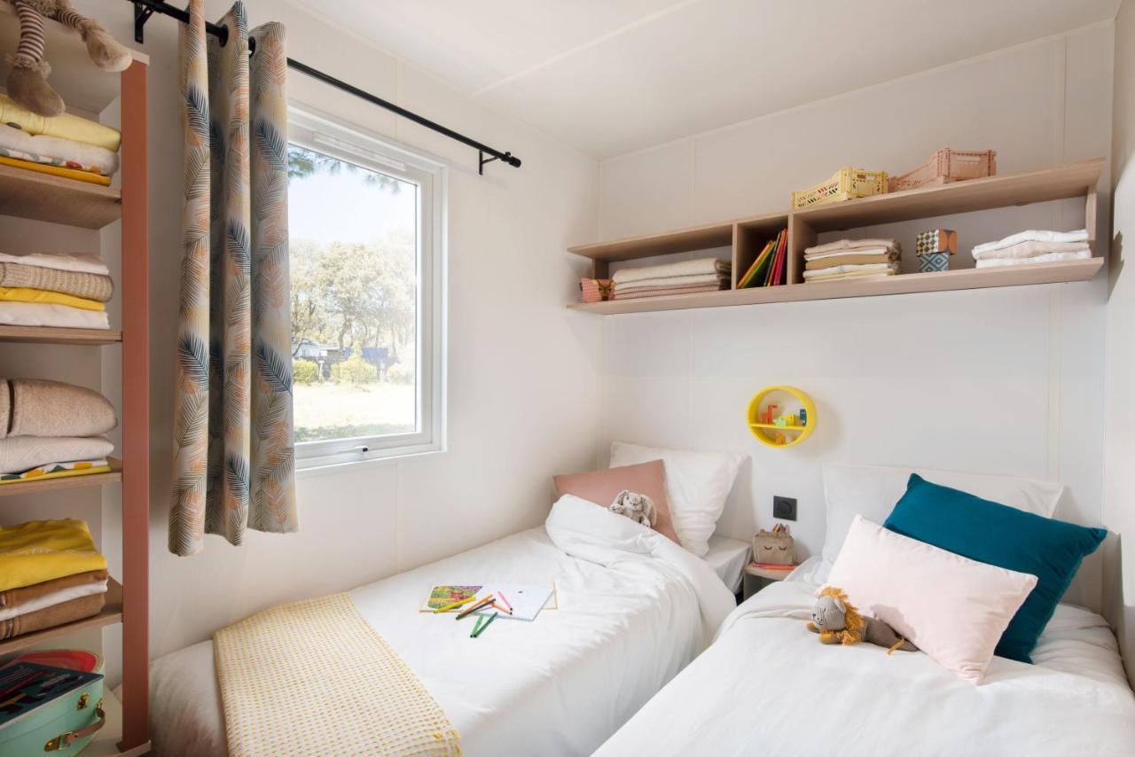 Monoblet Camping De Graniers מראה חיצוני תמונה