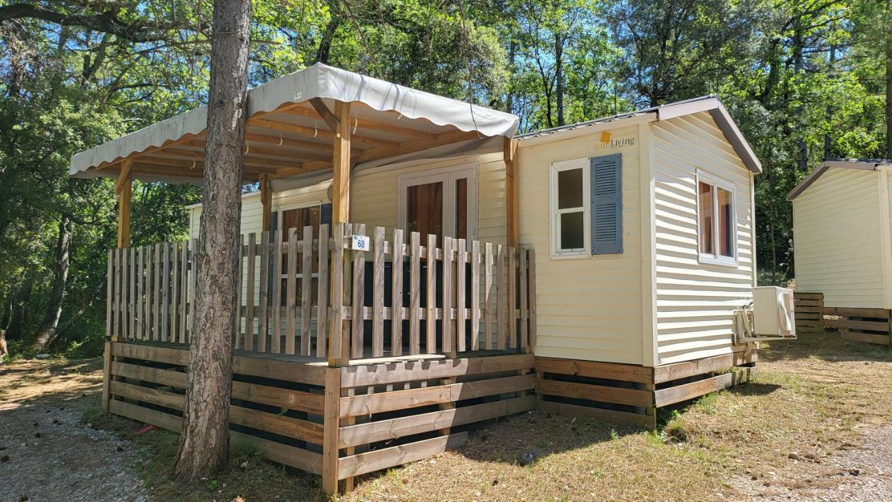 Monoblet Camping De Graniers מראה חיצוני תמונה