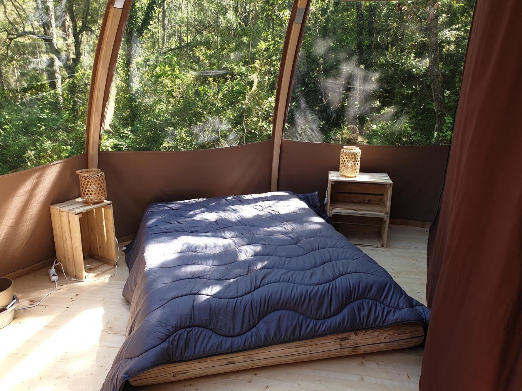 Monoblet Camping De Graniers מראה חיצוני תמונה
