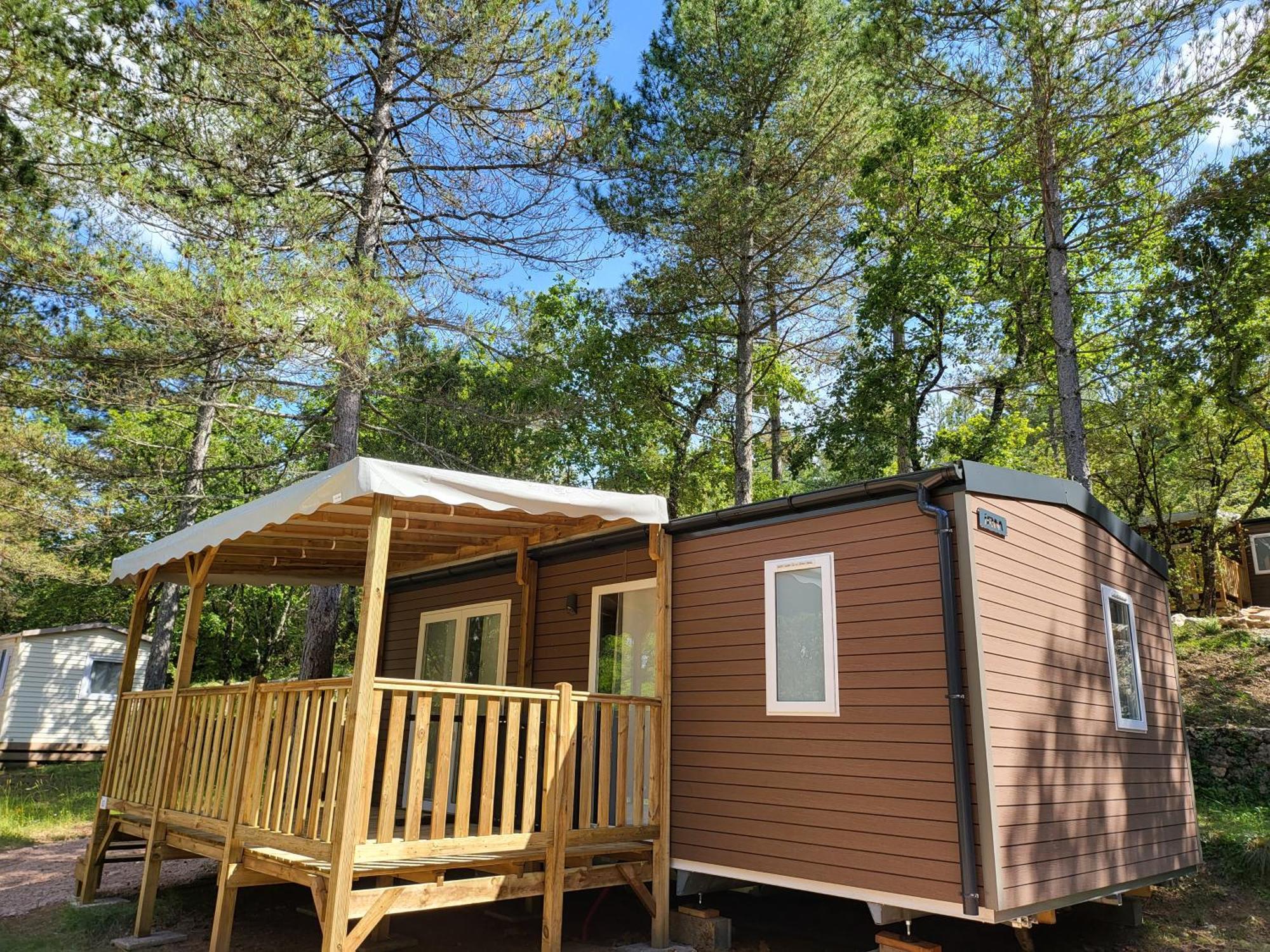 Monoblet Camping De Graniers מראה חיצוני תמונה