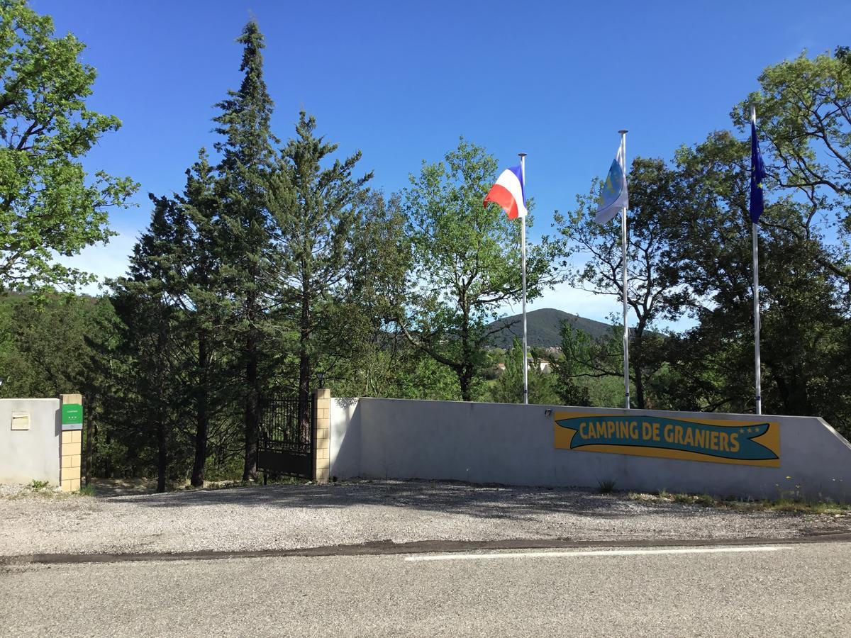 Monoblet Camping De Graniers מראה חיצוני תמונה
