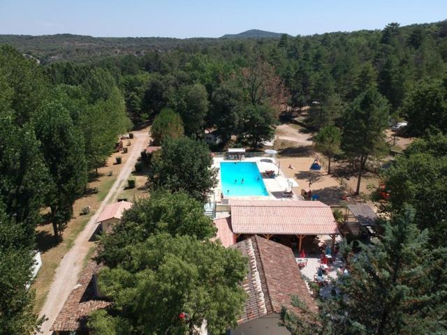 Monoblet Camping De Graniers מראה חיצוני תמונה