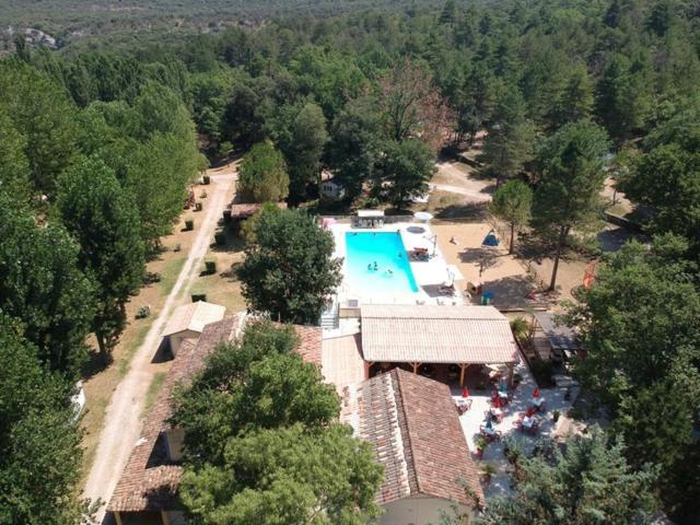 Monoblet Camping De Graniers מראה חיצוני תמונה